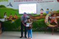 QUỸ BẢO TRỢ TRẺ EM TỈNH QUẢNG NGÃI CÙNG DỰ ÁN THƯ VIỆN VIỆT NAM VỀ THĂM TẶNG HỌC BỔNG CHO HỌC SINH
